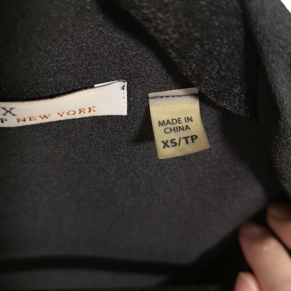 Dex Solid Woven Blouse sleeveless shirt tank top - Picture 5 of 7